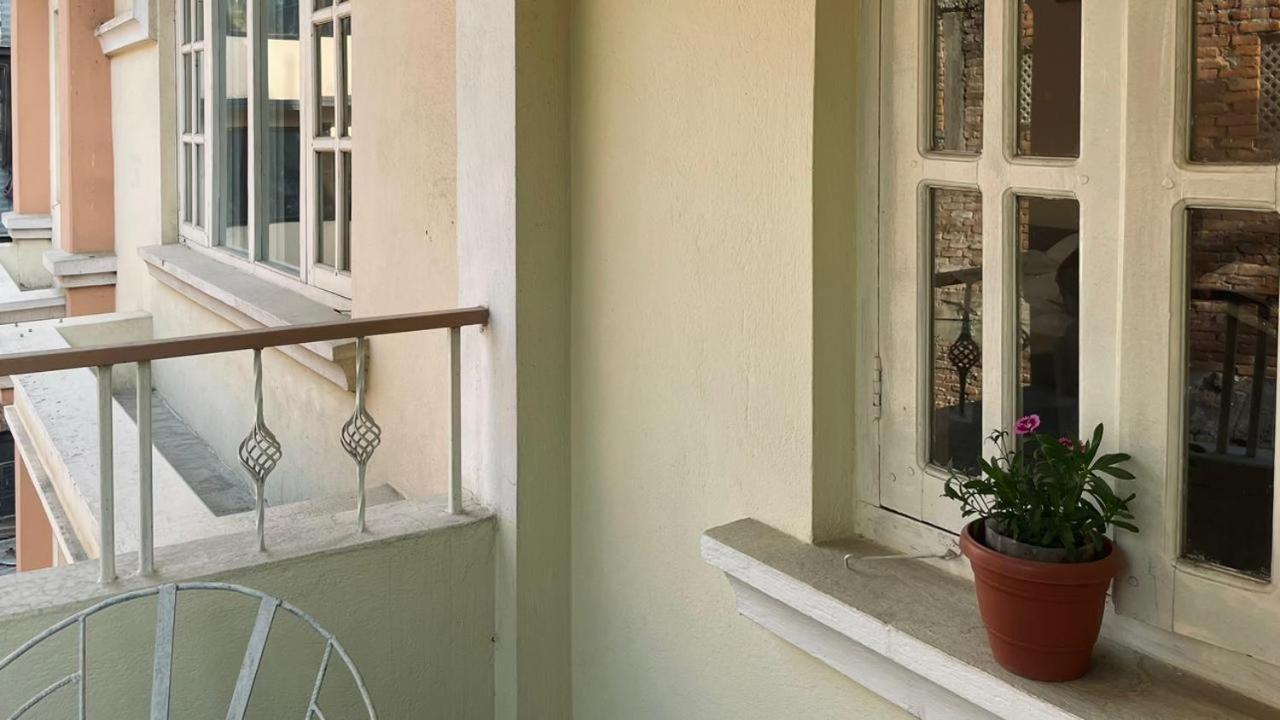 Rooftop Studio And 2Bhk Apartments In Kathmandu'S Most Happening Place Buitenkant foto
